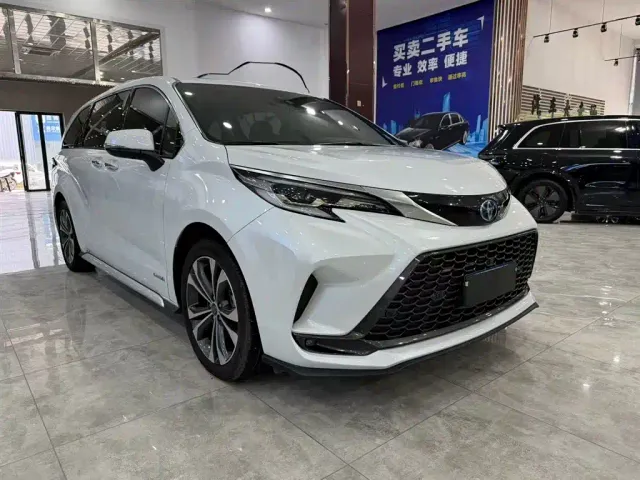 Toyota Granvia — Фото автомобиля 2