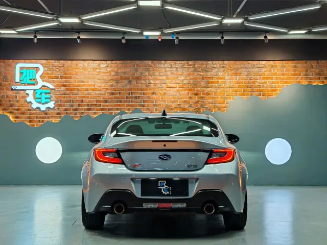 Subaru BRZ — Фото автомобиля 8