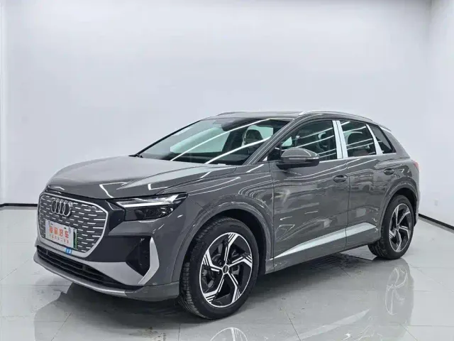 Фотография автомобиля — Audi Q4 e-tron