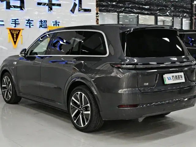 Li Auto L9 — Фото автомобиля 16