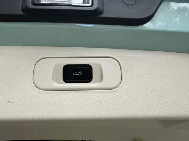 Geely ICON — Фото автомобиля 12