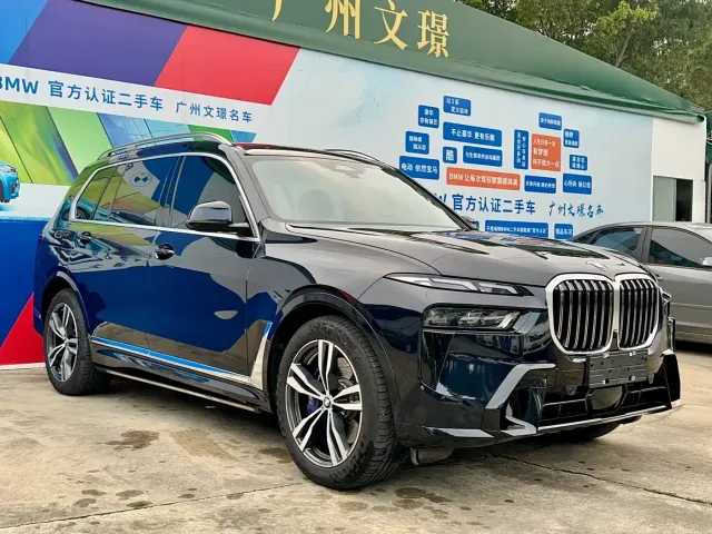 BMW X7 — Фото автомобиля 3