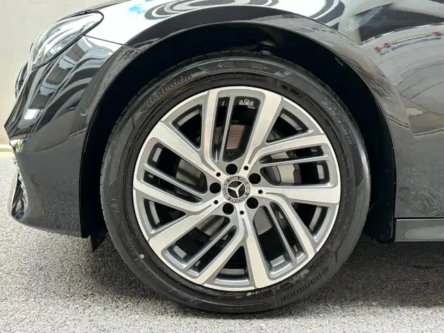 Mercedes-Benz E-Class — Фото автомобиля 6