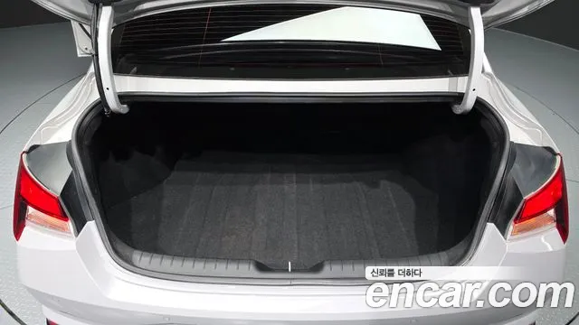 Hyundai AVANTE Smart — Фото автомобиля 16