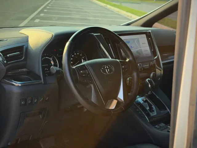 Toyota Vellfire — Фото автомобиля 9