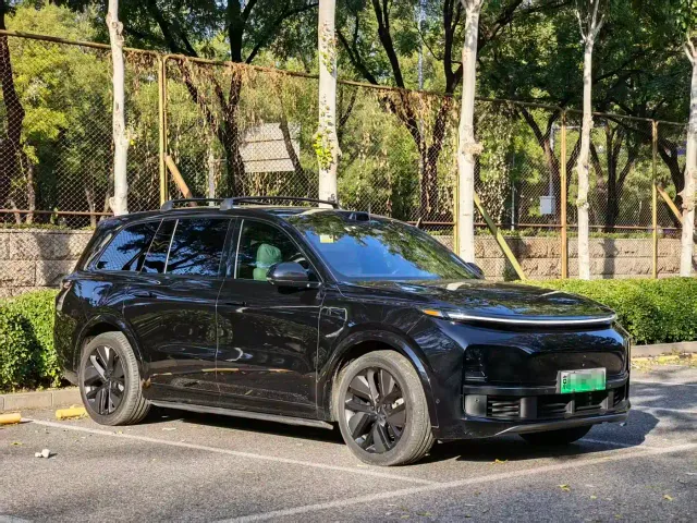 Li Auto L9 — Фото автомобиля 3