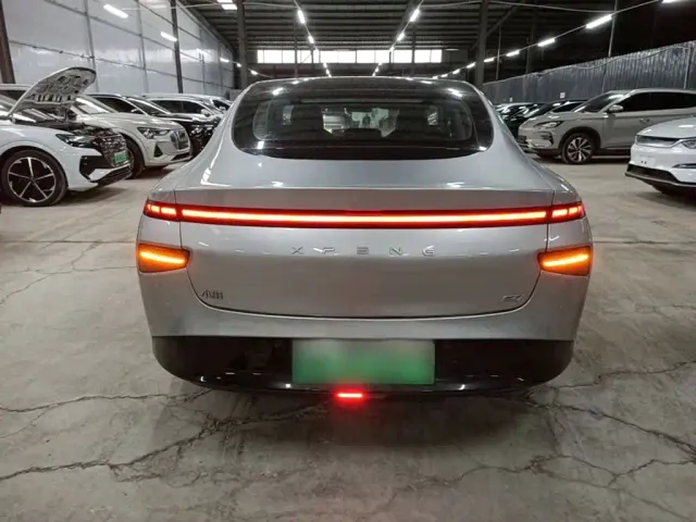Xpeng P7 — Фото автомобиля 5