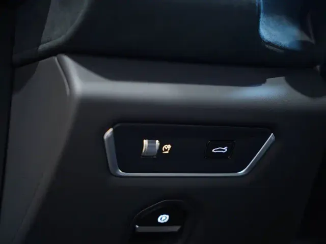 Lotus Emira — Фото автомобиля 20