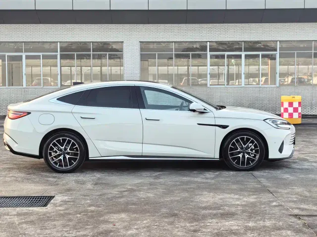 BYD Seal 07 DM-i — Фото автомобиля 8