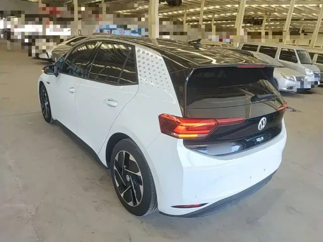 Volkswagen ID.3 — Фото автомобиля 4