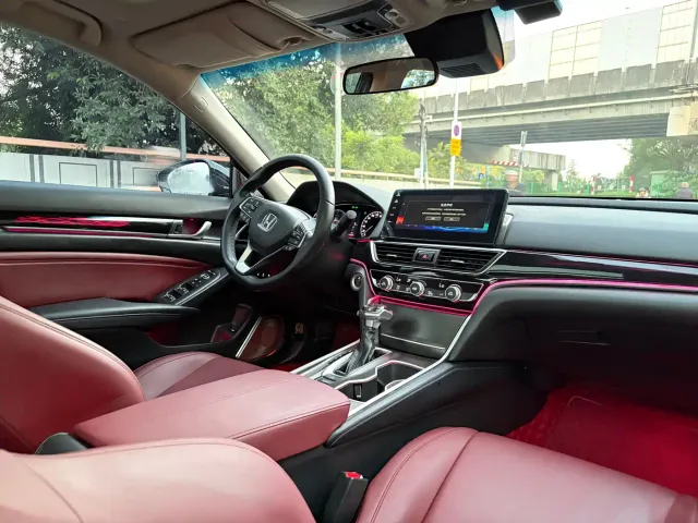 Honda Accord — Фото автомобиля 6