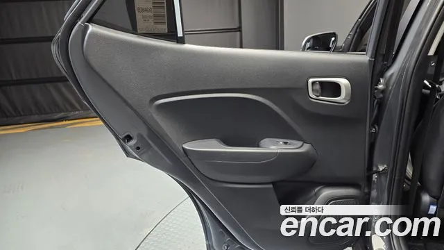 Hyundai Venue — Фото автомобиля 7