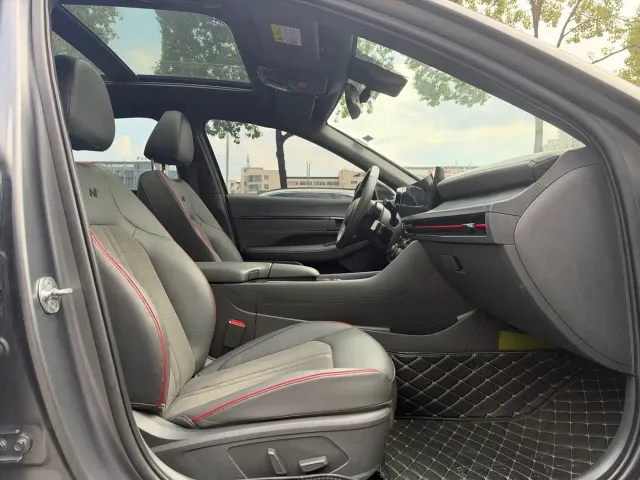 Hyundai Sonata — Фото автомобиля 18