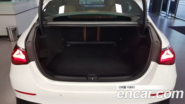 Mercedes-Benz E-Class W214 — Фото автомобиля 11