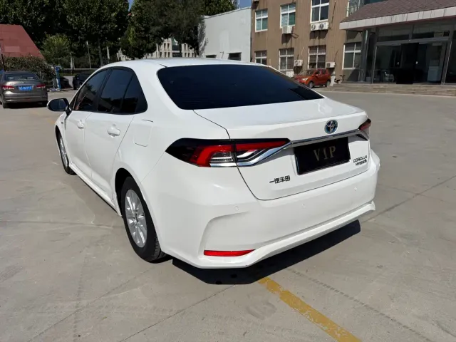 Toyota Corolla — Фото автомобиля 10