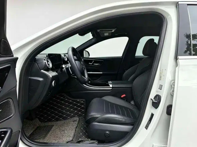 Mercedes-Benz C-Class — Фото автомобиля 12