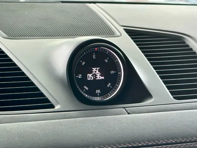 Porsche Cayenne — Фото автомобиля 25