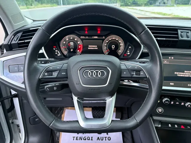 Audi Q3 — Фото автомобиля 14