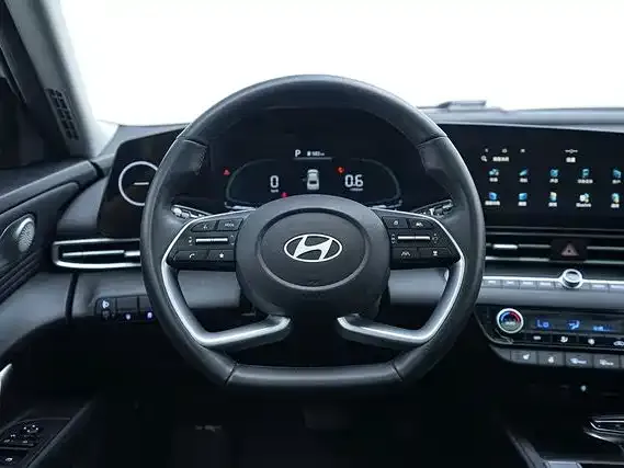 Hyundai Elantra — Фото автомобиля 9