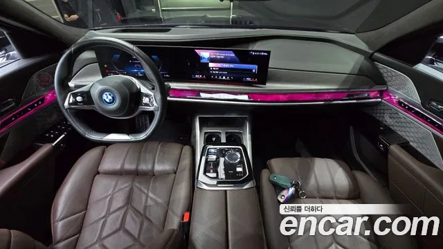 BMW i7 xDrive 60 Design Pure Excellence — Фото автомобиля 7