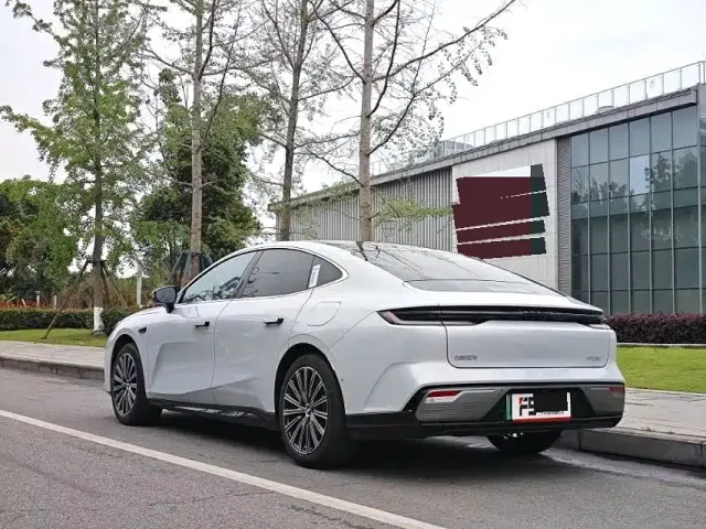 Geely Galaxy Xingyao 8 — Фото автомобиля 9