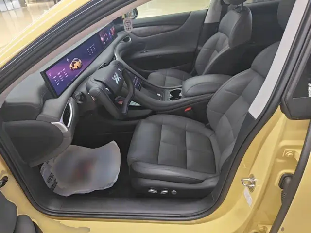 IM Motors L6 — Фото автомобиля 14