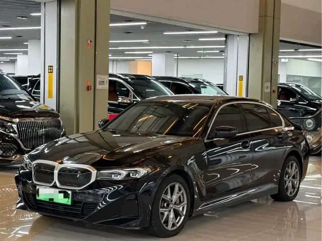 Фотография автомобиля — BMW i3