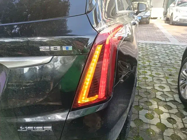 Cadillac XT5 — Фото автомобиля 7