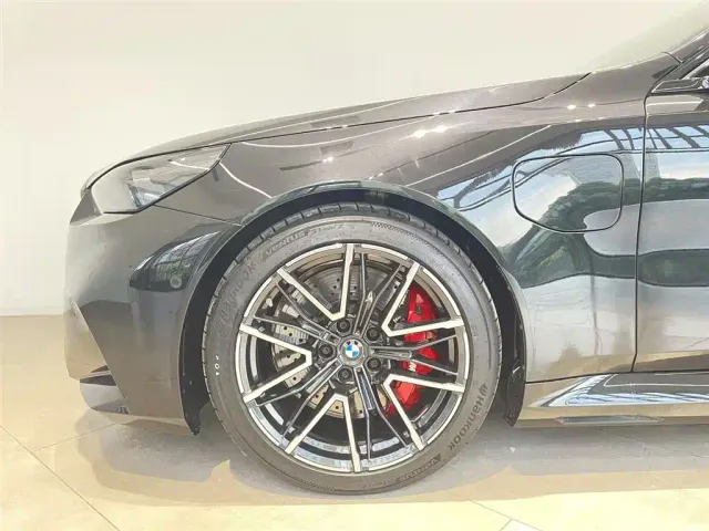 BMW M5 — Фото автомобиля 18