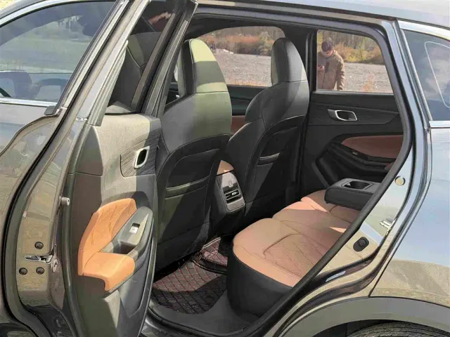Changan Qiyuan Q05 — Фото автомобиля 8
