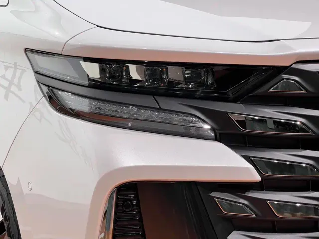 Toyota Vellfire — Фото автомобиля 7