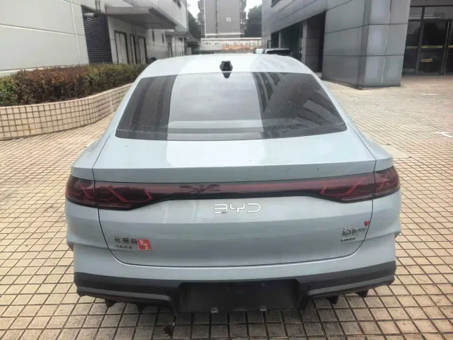 BYD Qin L — Фото автомобиля 4