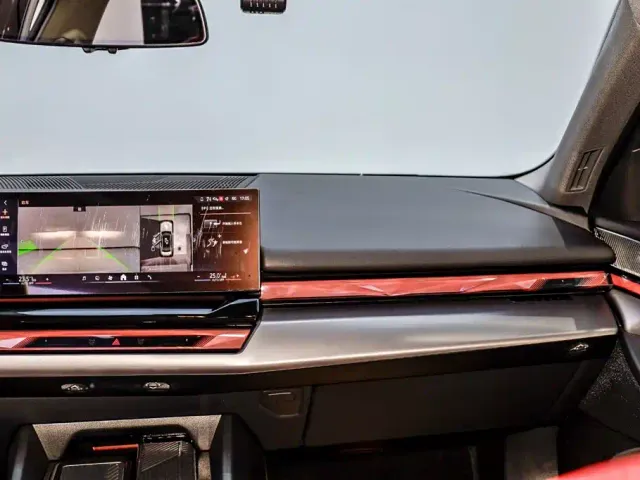 BMW 5 Series — Фото автомобиля 26
