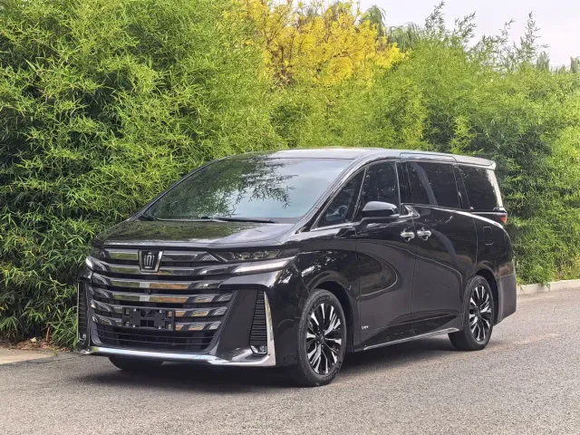 Фотография автомобиля — Toyota Vellfire