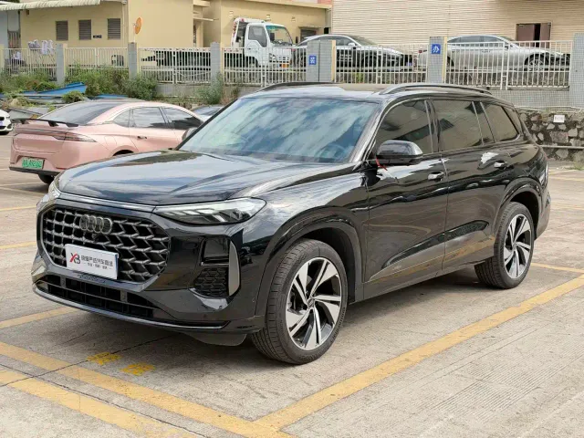 Фотография автомобиля — Audi Q6