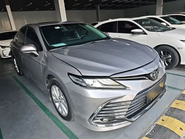 Toyota Camry — Фото автомобиля 3