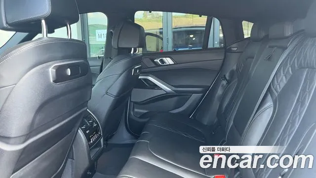 BMW X6 xDrive40i M Sport — Фото автомобиля 12