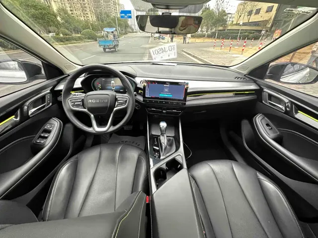 Roewe i5 — Фото автомобиля 20