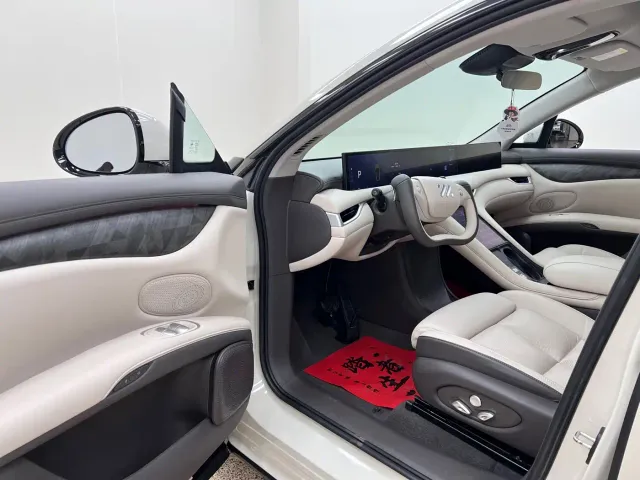 IM Motors LS6 — Фото автомобиля 14