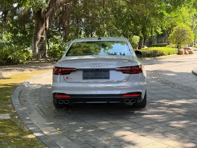 Audi S4 — Фото автомобиля 13