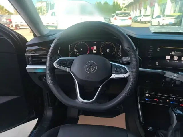 Volkswagen Passat — Фото автомобиля 10