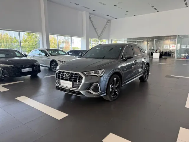 Фотография автомобиля — Audi Q3