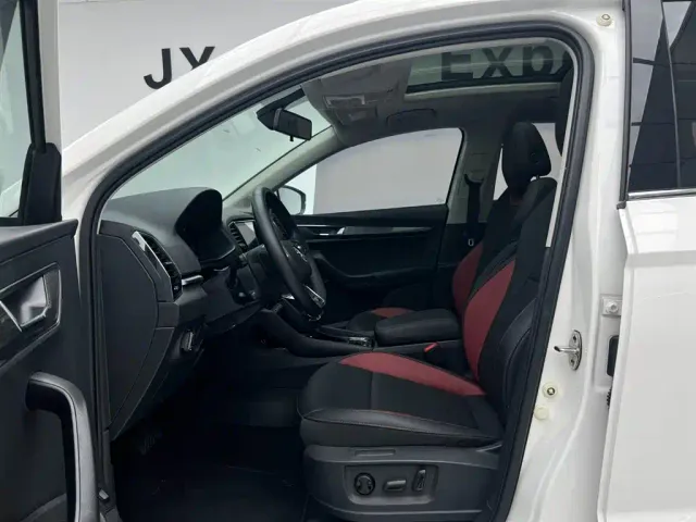 Skoda Karoq — Фото автомобиля 9