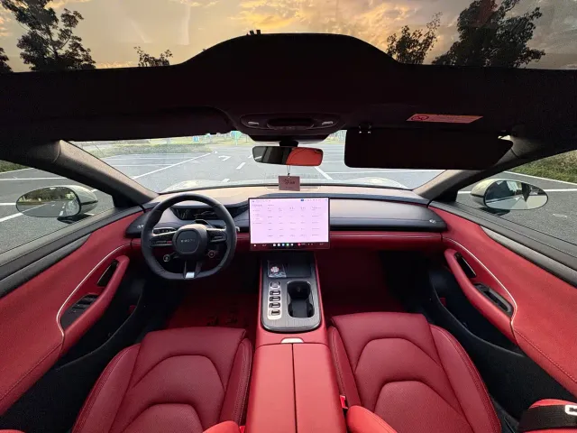Xiaomi SU7 — Фото автомобиля 16