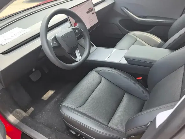 Tesla Model 3 2023 Rear-Wheel Drive — Фото автомобиля 4