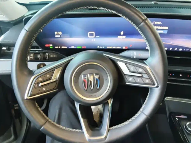 Buick E5 — Фото автомобиля 10