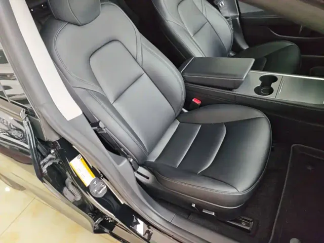 Tesla Model 3 — Фото автомобиля 24