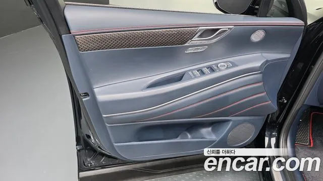 Genesis GV80 — Фото автомобиля 22