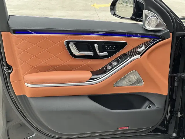 Mercedes-Benz S-Class — Фото автомобиля 14
