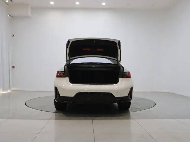 BMW 3 Series — Фото автомобиля 9